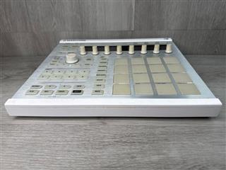 Native Instruments Maschine MK2 Groove Production Controller